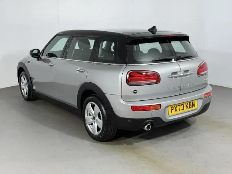 Usado Mini Cooper Clubman Classic 134 CV (98 kW) 2023 Plateado Familiar