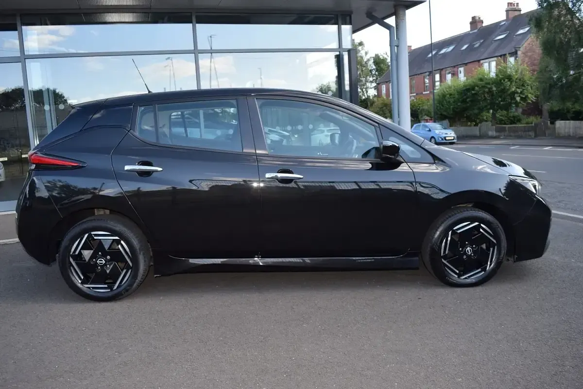 Used Nissan Leaf Acenta 110 kW (150 HP) 2023 Black Hatchback