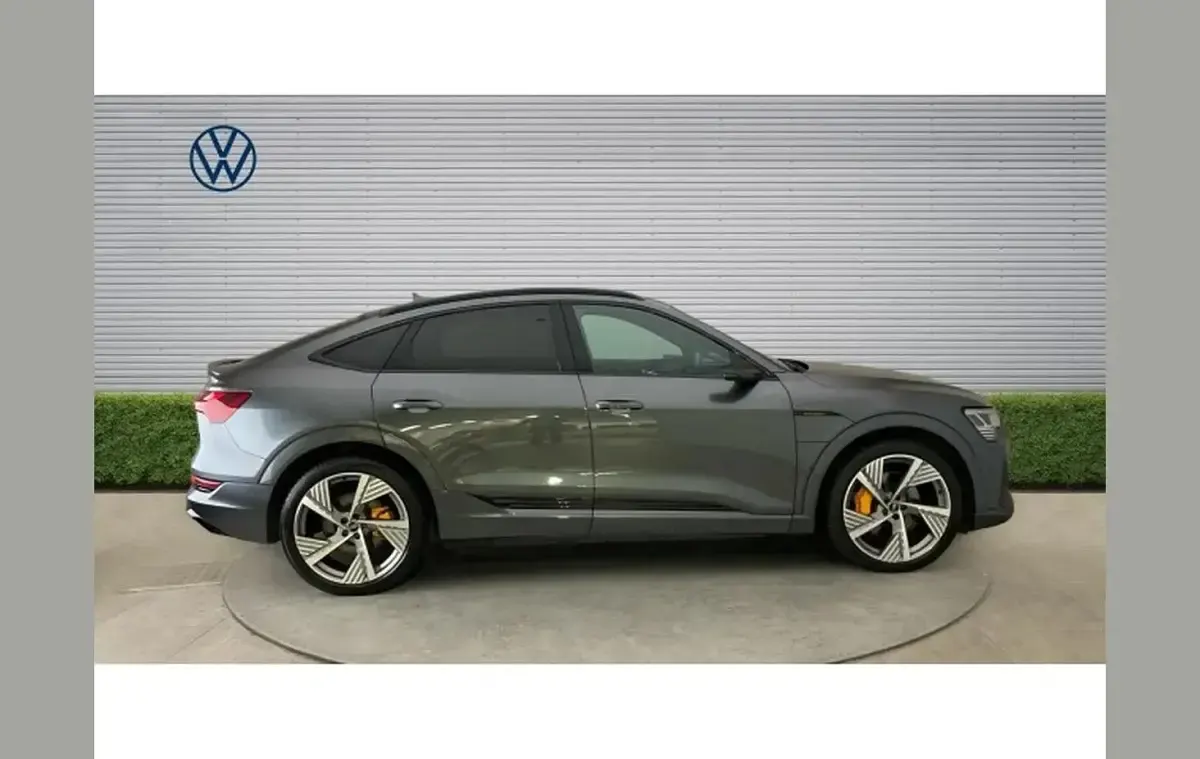 Used Audi e-tron Advanced 300 kW (408 HP) 2022 Grey SUV
