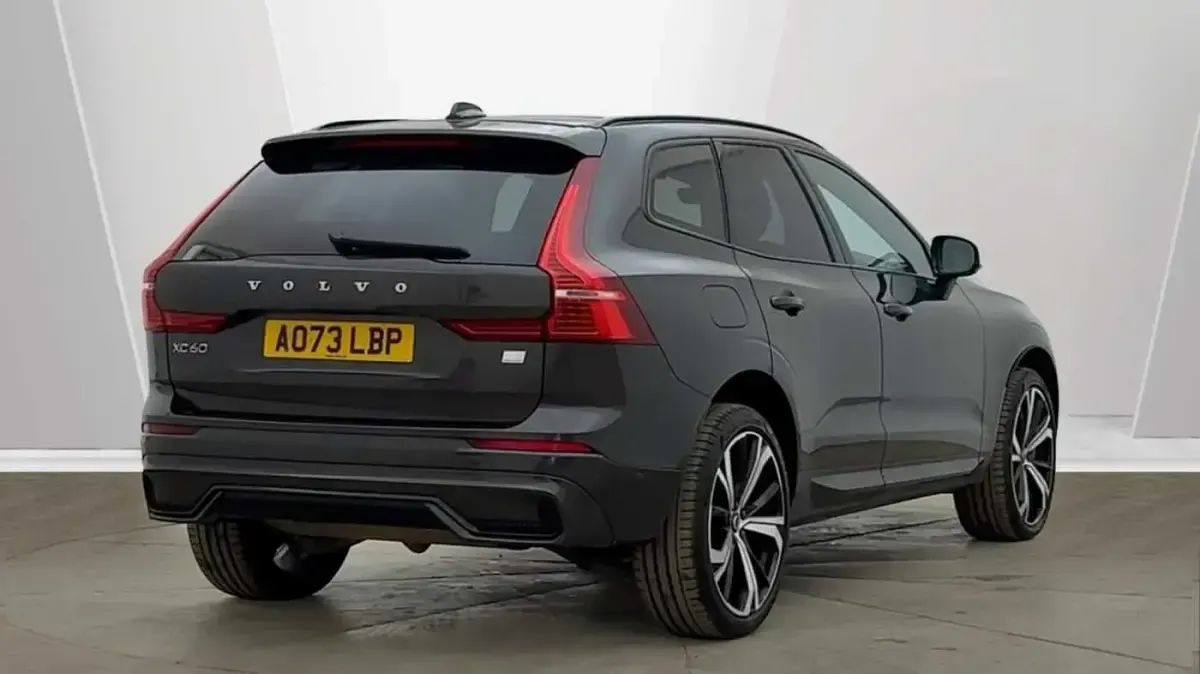 Used Volvo XC60 Ultimate 455 HP (334 kW) 2023 Platinum grey SUV