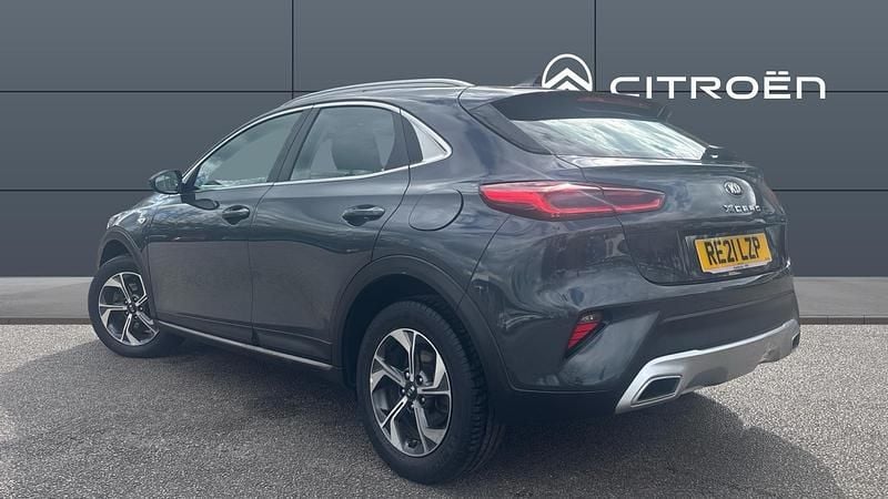 Usado Kia XCeed 120 CV (88 kW) 2021 Gris SUV