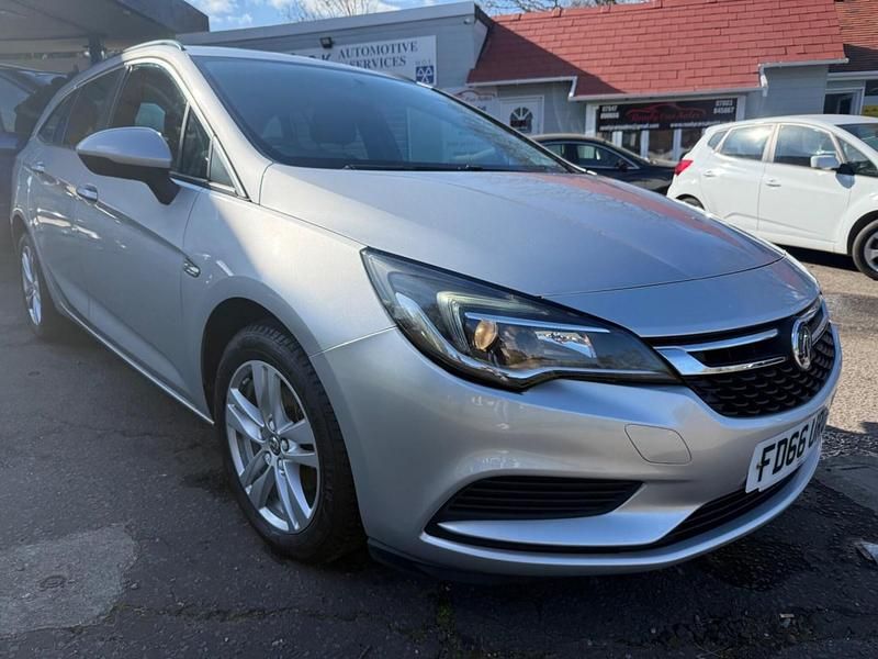 Second-hand Vauxhall Astra 110 CP (80 kW) 2017 Argintiu Break