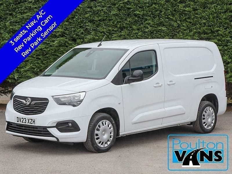Used Vauxhall Combo 100 HP (73 kW) 2023 White MPV