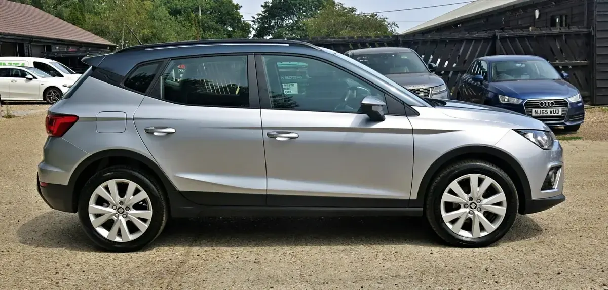 Used Seat Arona SE Technology 115 HP (84 kW) 2019 Silver SUV