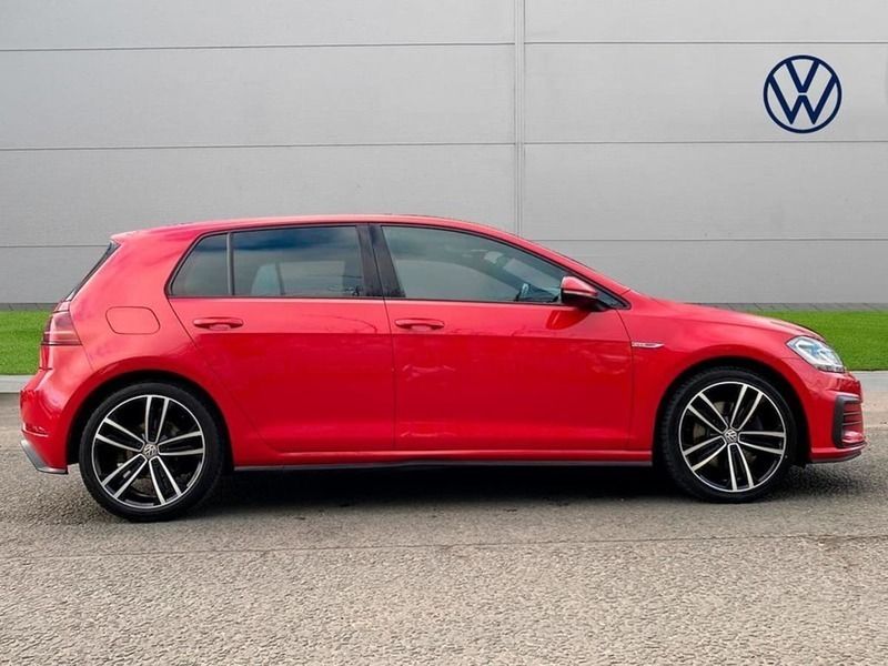 Used VW Golf VII GTD 184 HP (135 kW) 2017 Red Hatchback