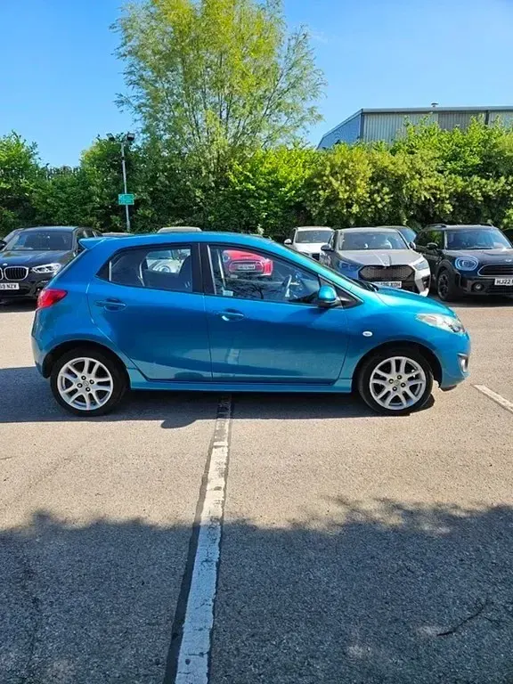 Usado Mazda 2 Inclusive 102 HP (75 kW) 2011 Azul Citadino