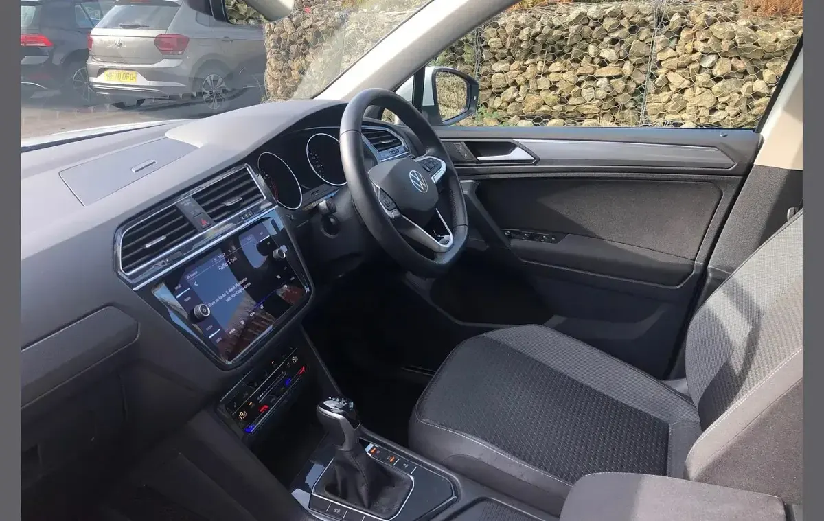 Used VW Tiguan Active 150 HP (110 kW) 2022 White SUV