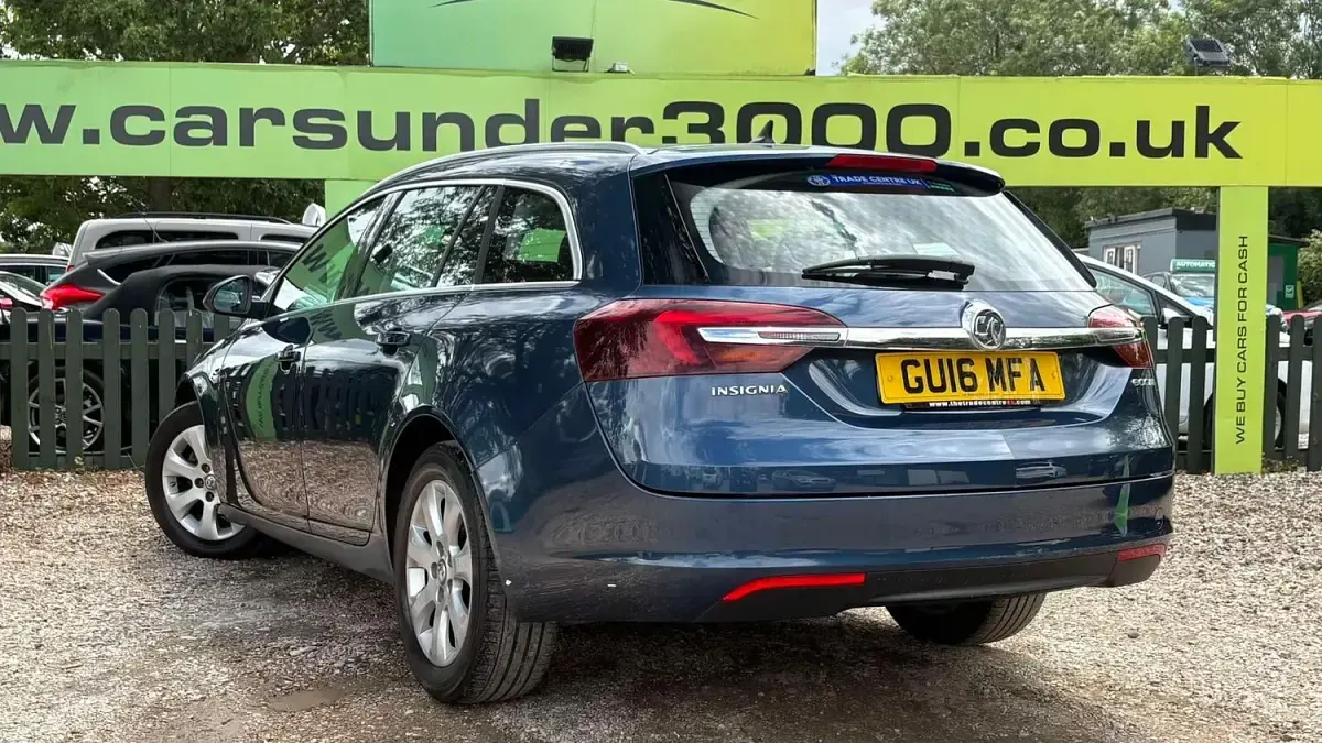 Used Vauxhall Insignia S 136 HP (100 kW) 2016 Blue Estate