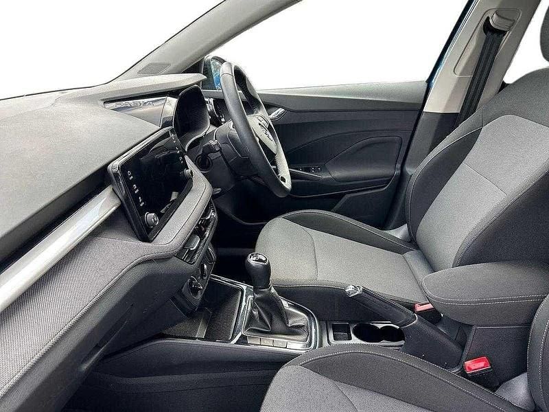 Used Skoda Fabia Colour Edition 70 HP (51 kW) 2024 Race blue metallic black magic pearl effect Hatchback