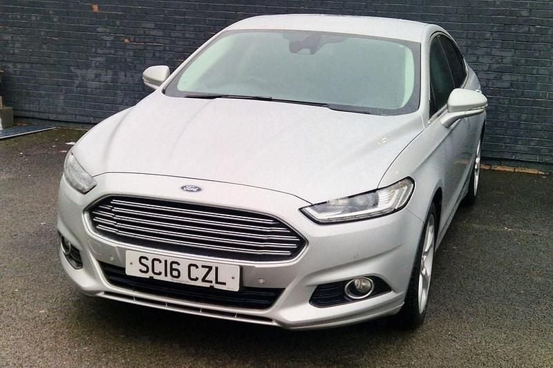 Used Ford Mondeo Titanium 150 HP (110 kW) 2016 Silver Hatchback