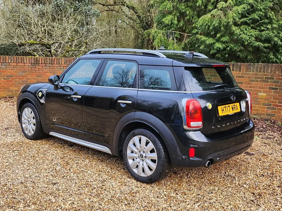 Used Mini Cooper Countryman 224 HP (164 kW) 2017 Black SUV