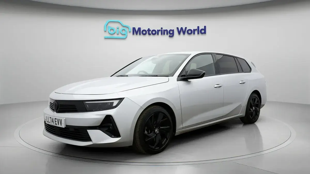 Used Vauxhall Astra S 129 HP (94 kW) 2024 Grey Estate