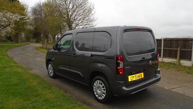 Used Vauxhall Combo Sportive 100 HP (73 kW) 2021 Grey MPV