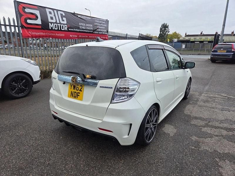 Used Honda Fit 102 HP (75 kW) 2025 Silver Hatchback