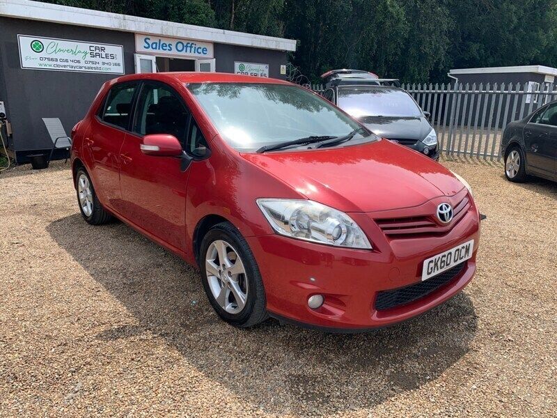 Red Used 2010 Toyota Auris Hatchback | £2,495 (Fair price) - Image 1/4