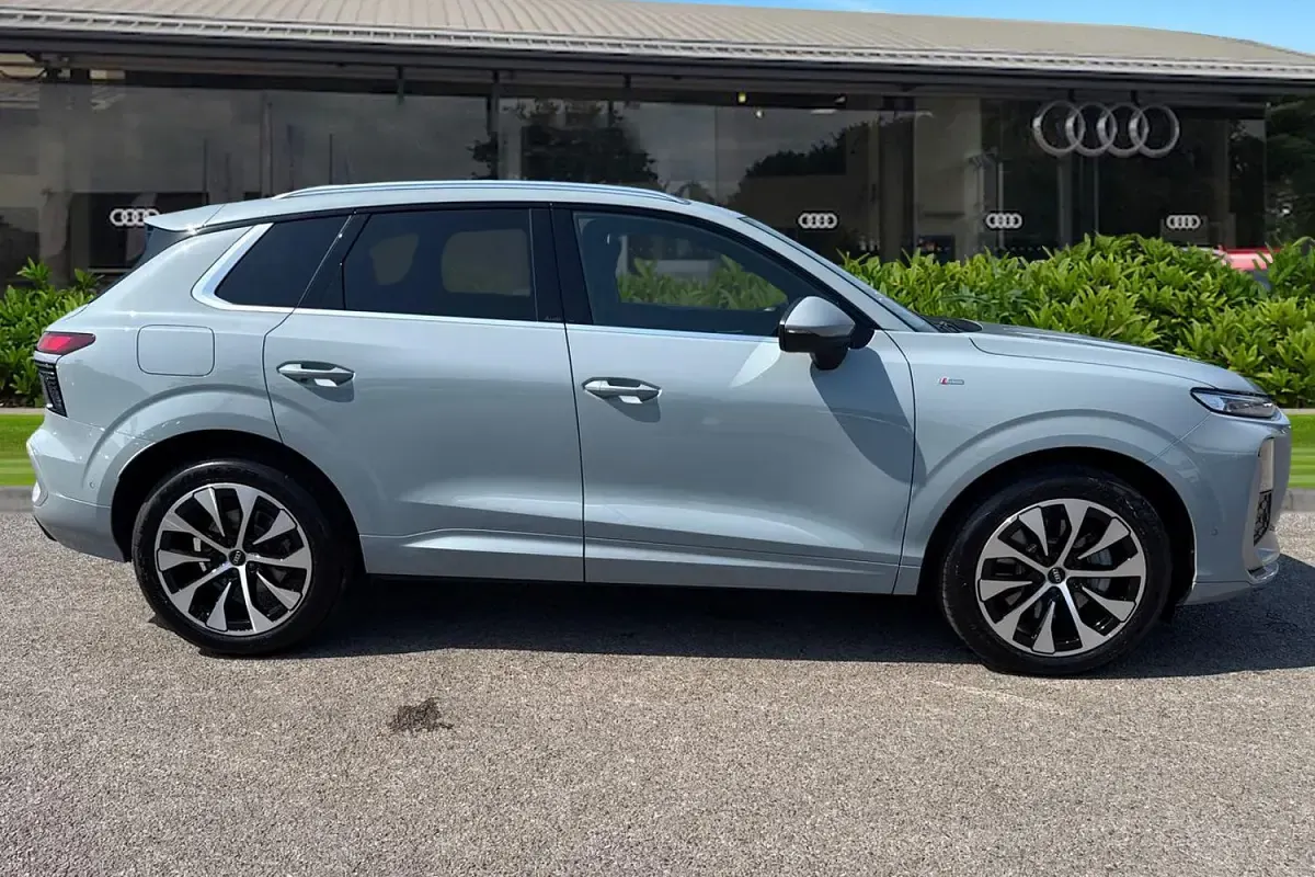 New Audi Q3 S-Line 193 HP (141 kW) 2026 Grey SUV