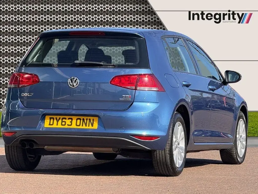 Used VW Golf VII SE 122 HP (89 kW) 2013 Blue Hatchback