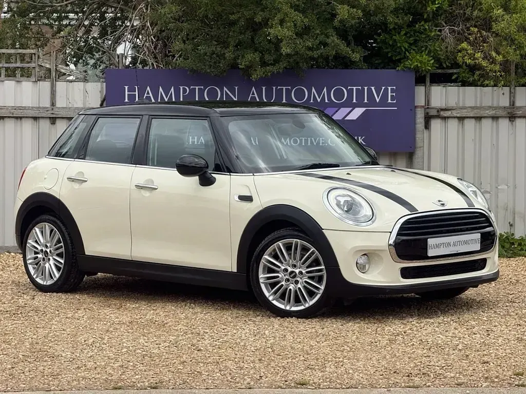Used Mini Cooper Hatch 136 HP (100 kW) 2016 White Hatchback