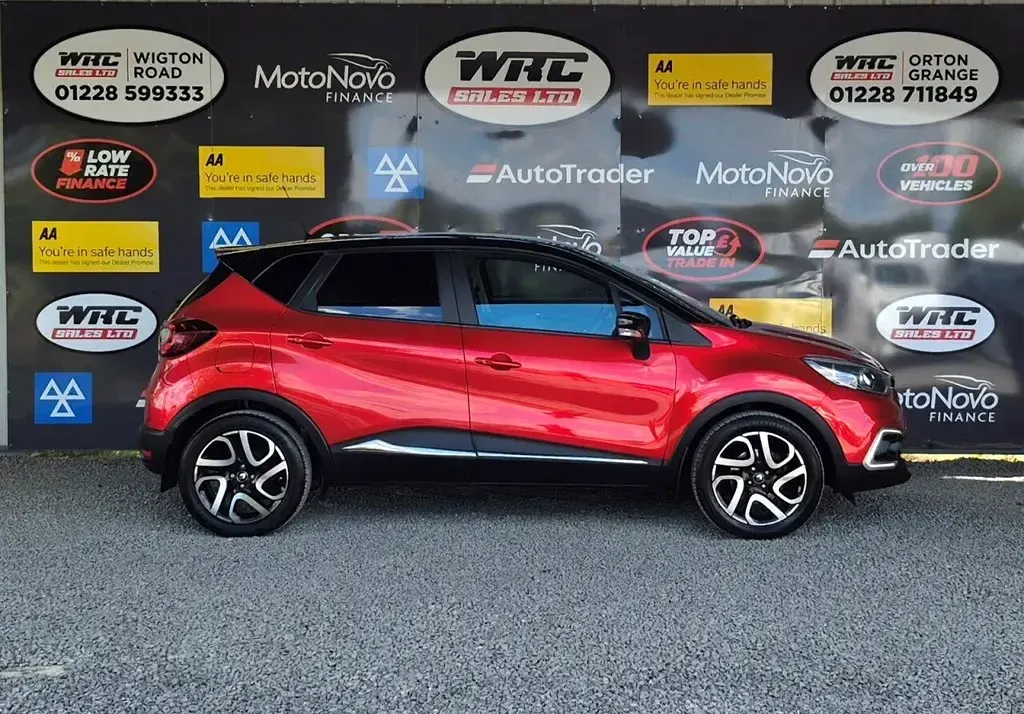 Used Renault Captur Iconic 90 HP (66 kW) 2018 Red SUV