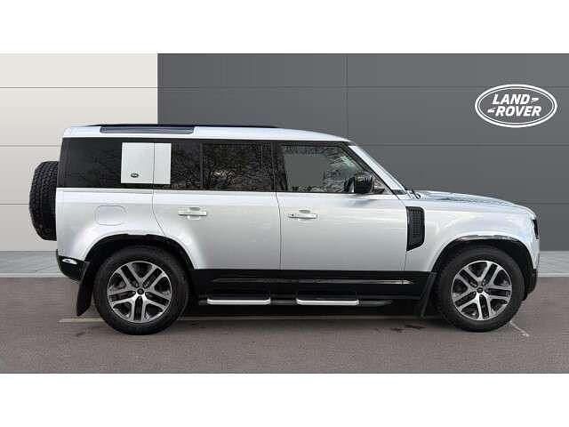 Used Land Rover Defender SE Dynamic 249 HP (183 kW) 2022 Silver SUV