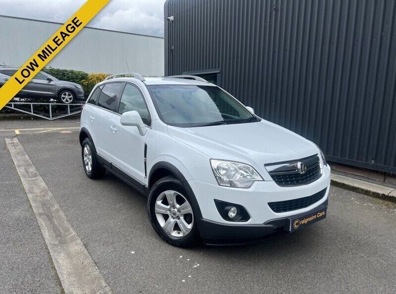 White Used 2012 Vauxhall Antara S SUV | £3,995 (Fair price) - Image 1/2