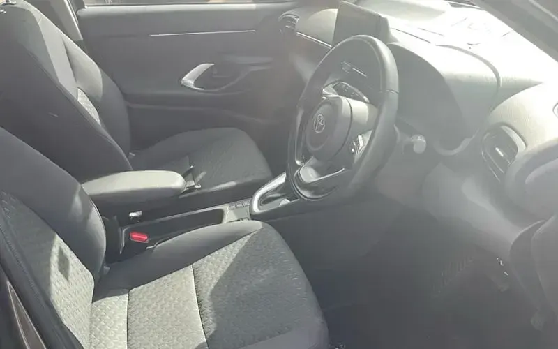 Used Toyota Yaris Cross 116 HP (85 kW) 2024 Grey SUV