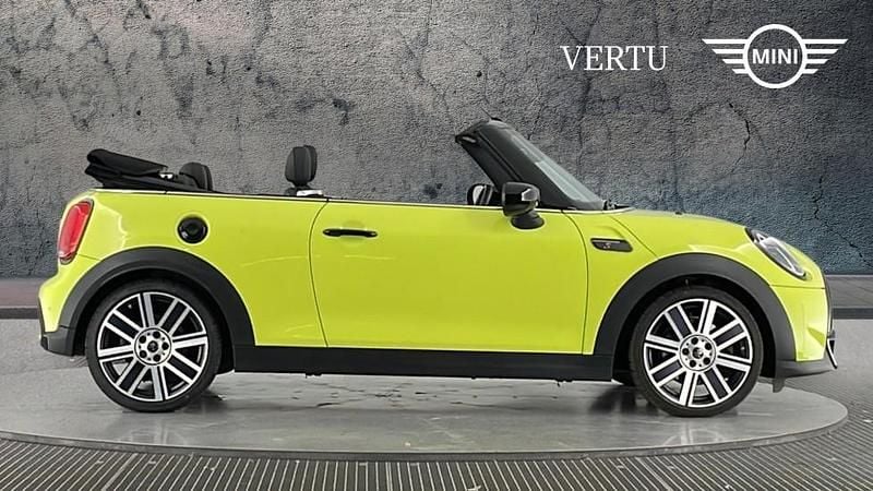 Usado Mini Cooper S Exclusive 176 HP (129 kW) 2023 Amarelo Citadino