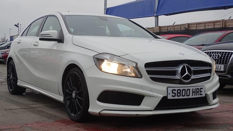 Used Mercedes A180 AMG 109 HP (80 kW) 2014 White Hatchback