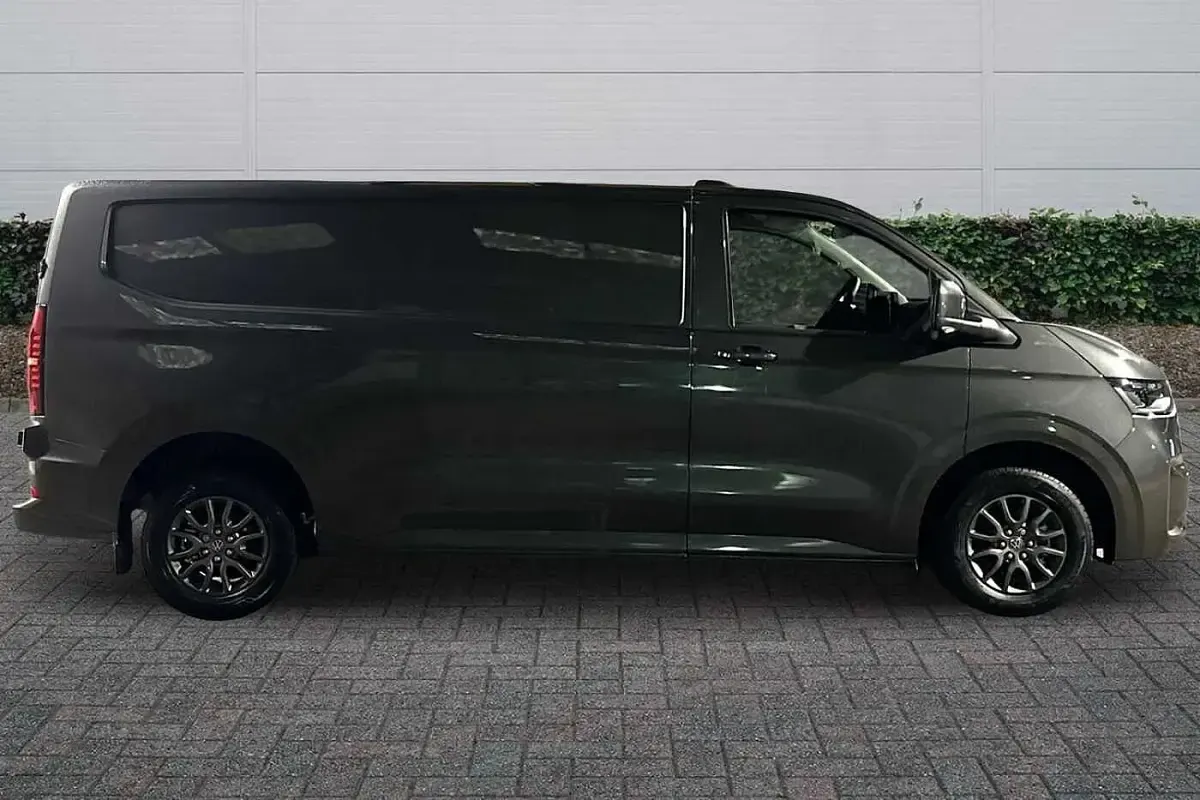 Nouă VW Transporter Pro 2025 Graphite dust metallic Van