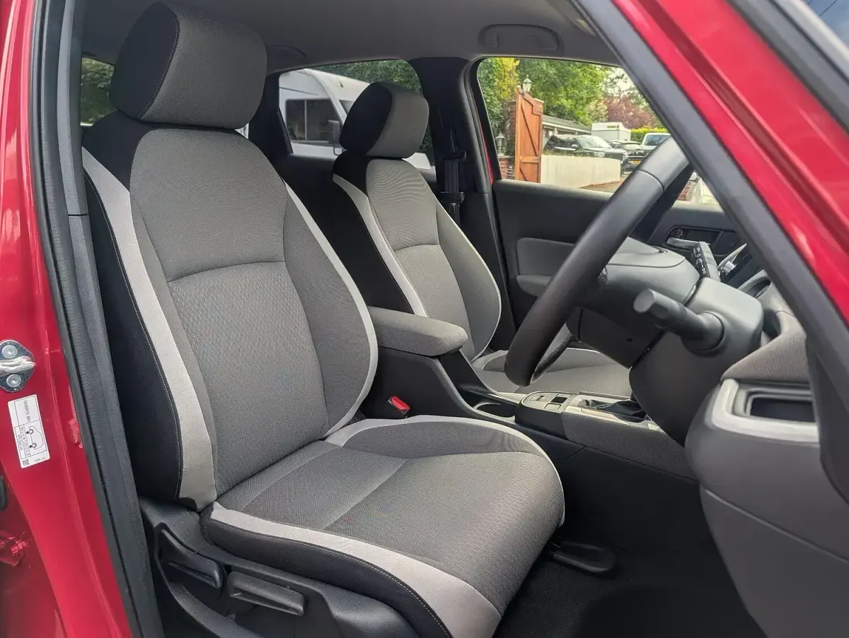 Used Honda Jazz Hybrid 109 HP (80 kW) 2021 Red Hatchback