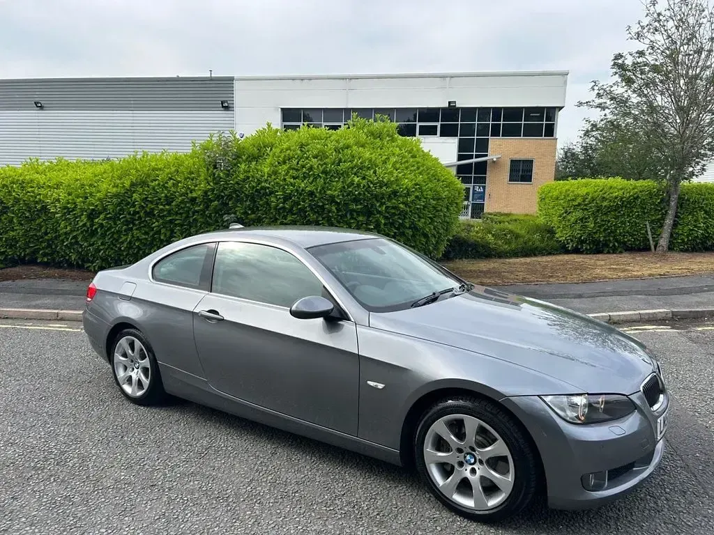 Used BMW 330 272 HP (200 kW) 2008 Grey Coupe