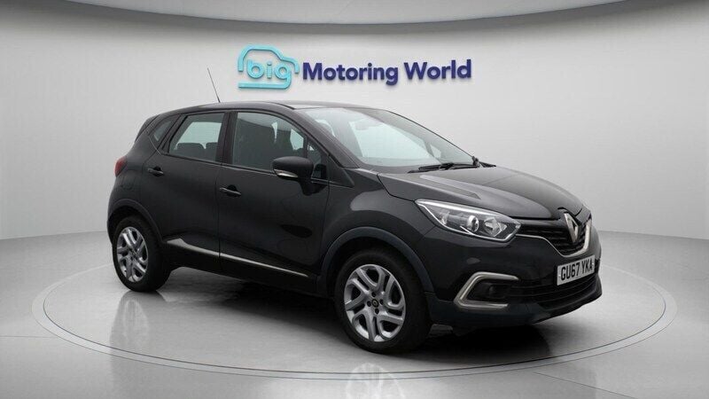 Black Used 2017 Renault Captur Dynamique SUV | £6,200 (Good price) - Image 1/4