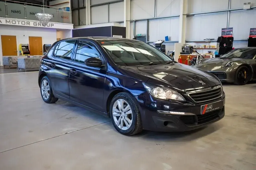 Gebraucht Peugeot 308 Active 100 PS (73 kW) 2014 Blau Kleinwagen