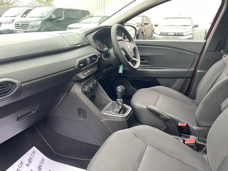 Used Dacia Sandero Essentiel 91 HP (66 kW) 2022 Red Hatchback