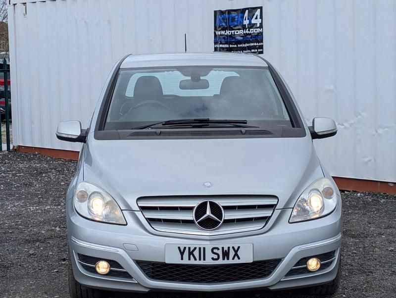 Begagnad Mercedes B160 2011 Silver Minibuss
