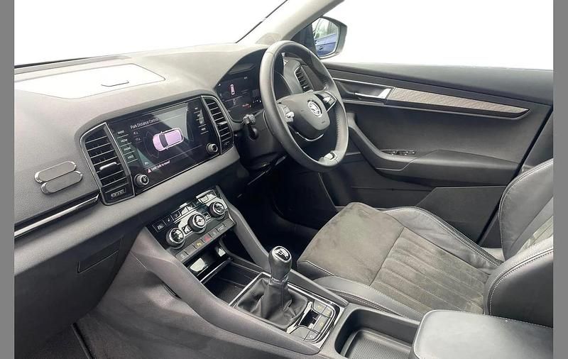 Used Skoda Karoq SE L 150 HP (110 kW) 2023 Petrol blue metallic SUV