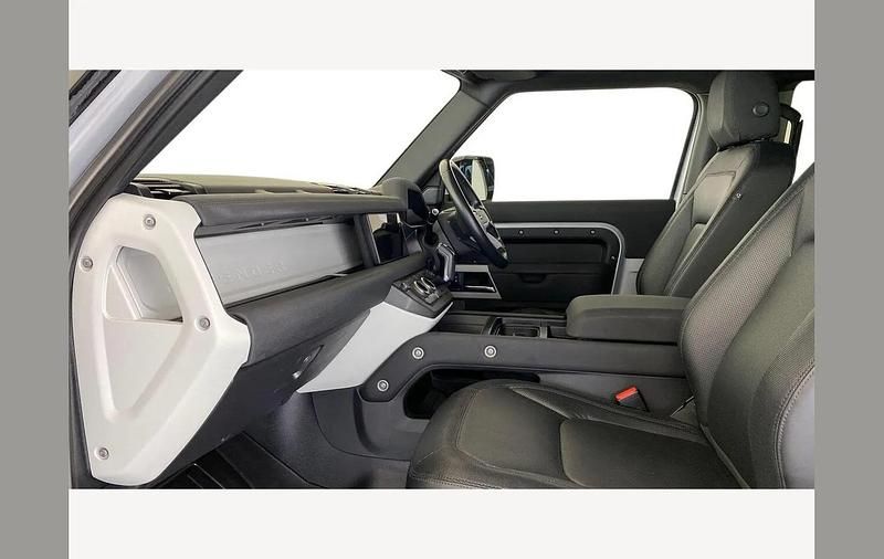 Used Land Rover Defender SE Dynamic 249 HP (183 kW) 2023 Silver SUV