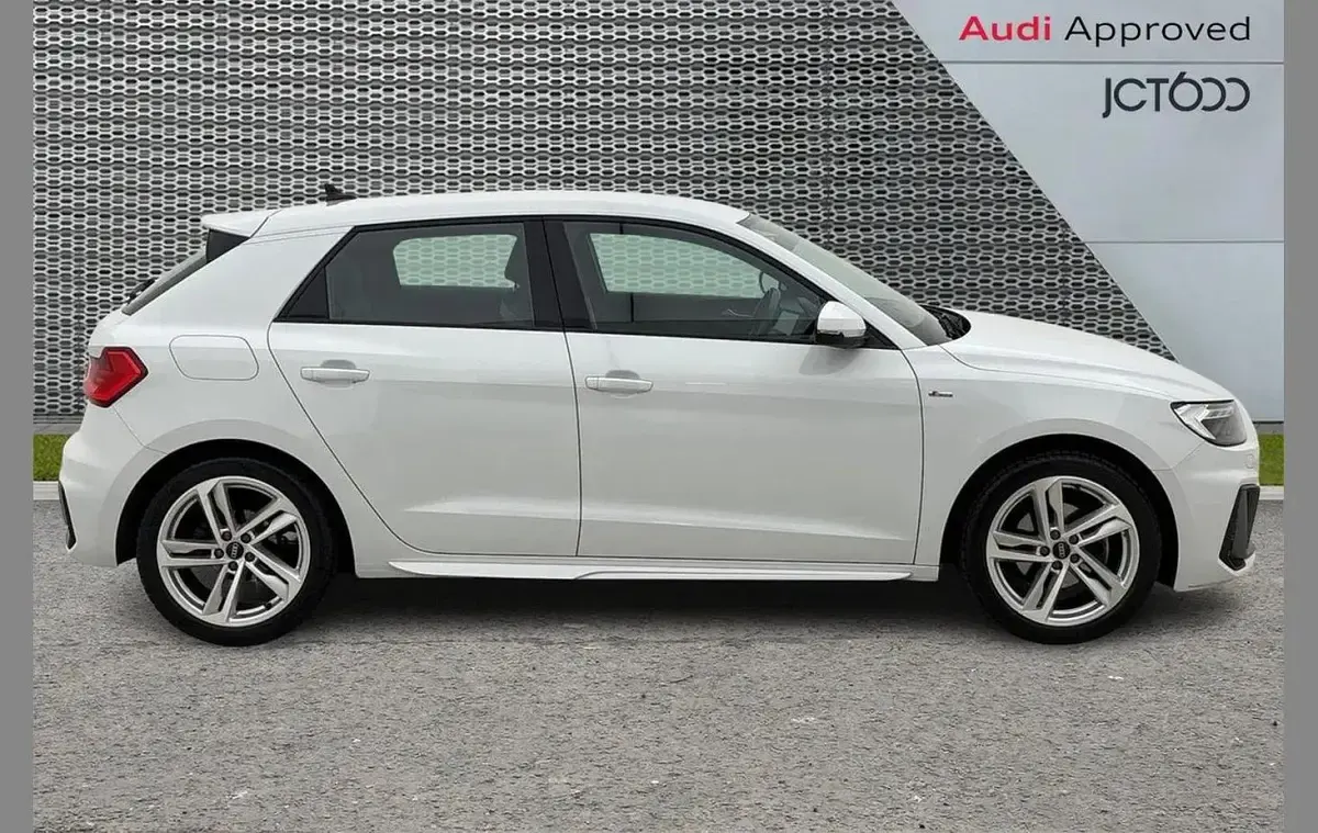 Used Audi A1 S-Line 147 HP (108 kW) 2022 White SUV