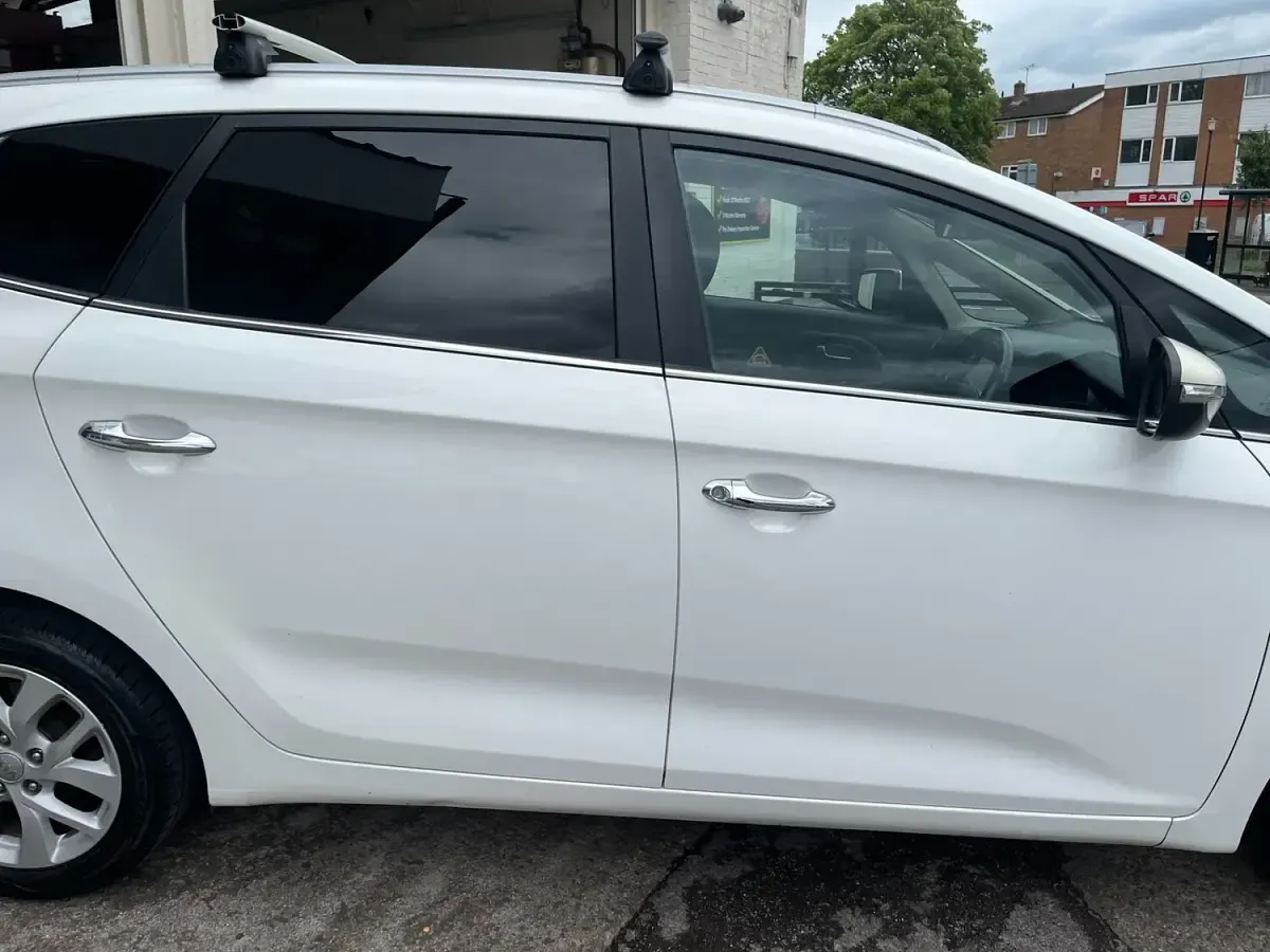 Used Kia Carens 135 HP (99 kW) 2018 White MPV