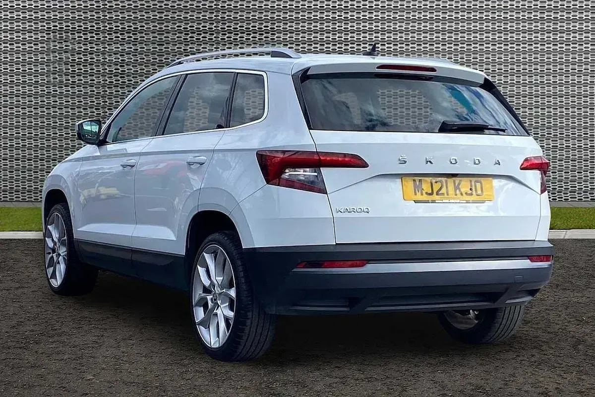 Used Skoda Karoq SE L 110 HP (80 kW) 2021 Moon white metallic SUV