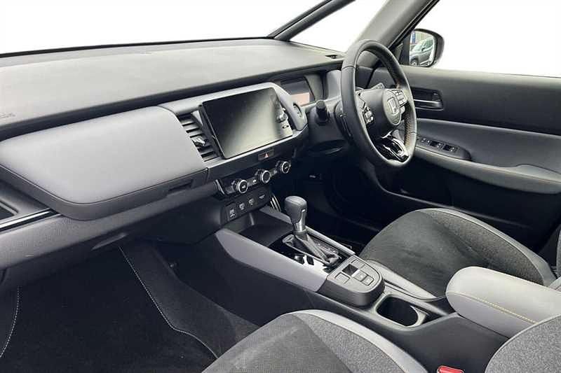 Used Honda Jazz Advance 122 HP (89 kW) 2025 Urban gray Hatchback