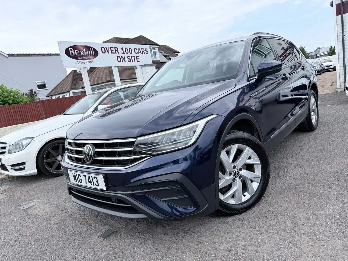 Used VW Tiguan Allspace Life 150 HP (110 kW) 2023 Blue SUV