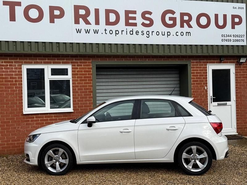 Used Audi A1 Sportback Sport 125 HP (91 kW) 2015 White Hatchback