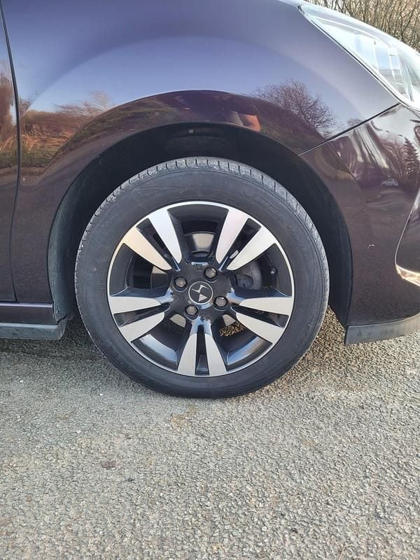 Used DS Automobiles DS3 Chic 80 HP (58 kW) 2017 Purple Hatchback