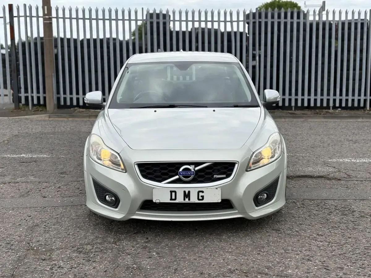 Used Volvo C30 R-Design 150 HP (110 kW) 2011 White Hatchback