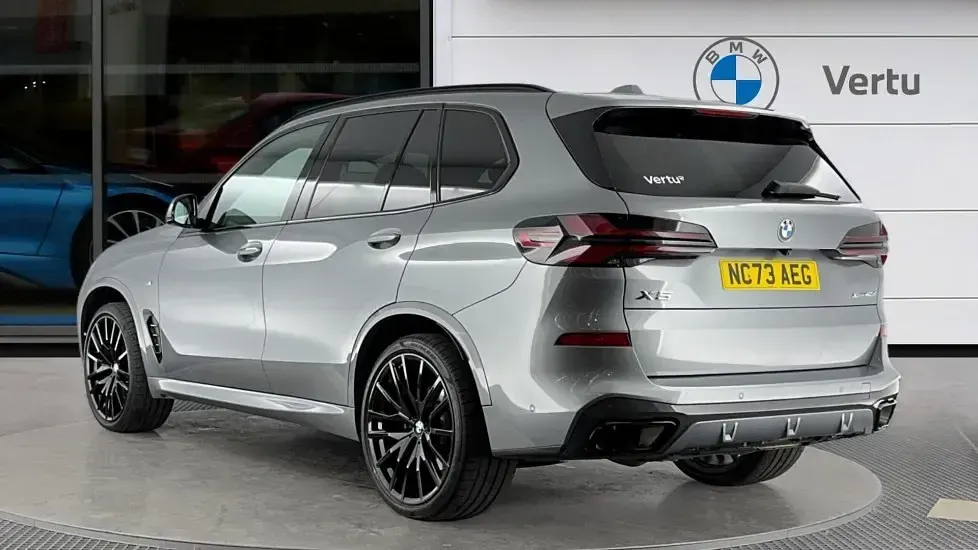Usado BMW X5 M Sport 352 HP (258 kW) 2023 Cinzento SUV