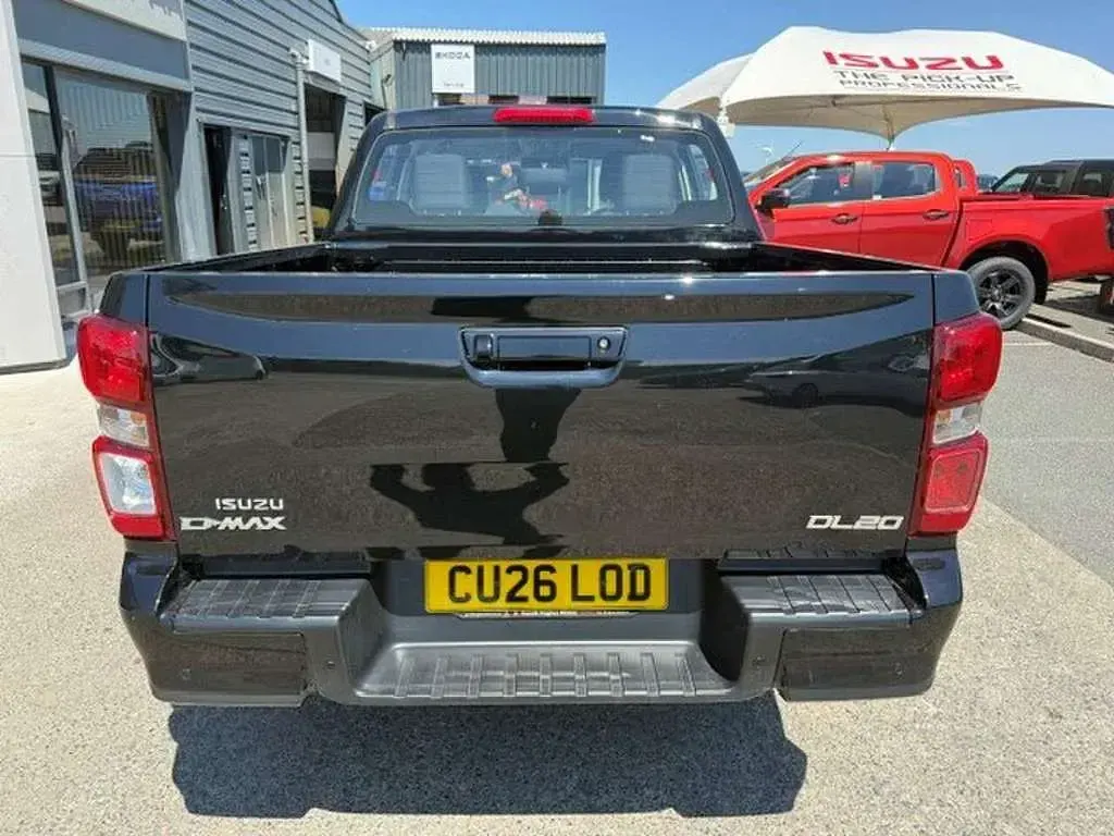 New Isuzu D-Max 2026 Black Pickup