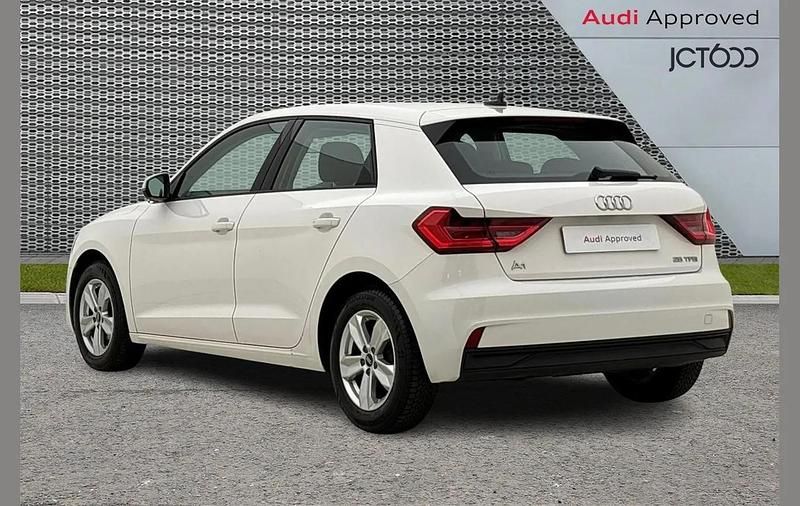 Used Audi A1 Design 94 HP (69 kW) 2021 White SUV