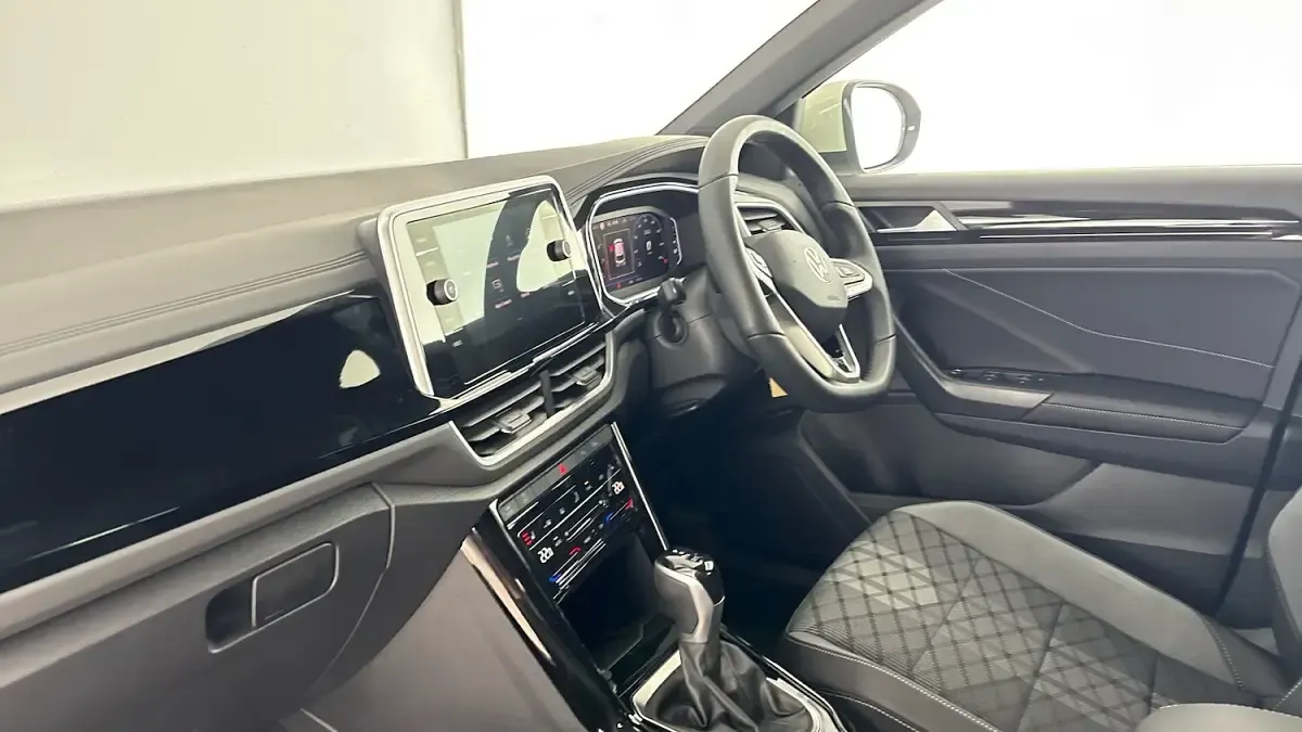 Used VW T-Roc R-line 150 HP (110 kW) 2025 Grey SUV