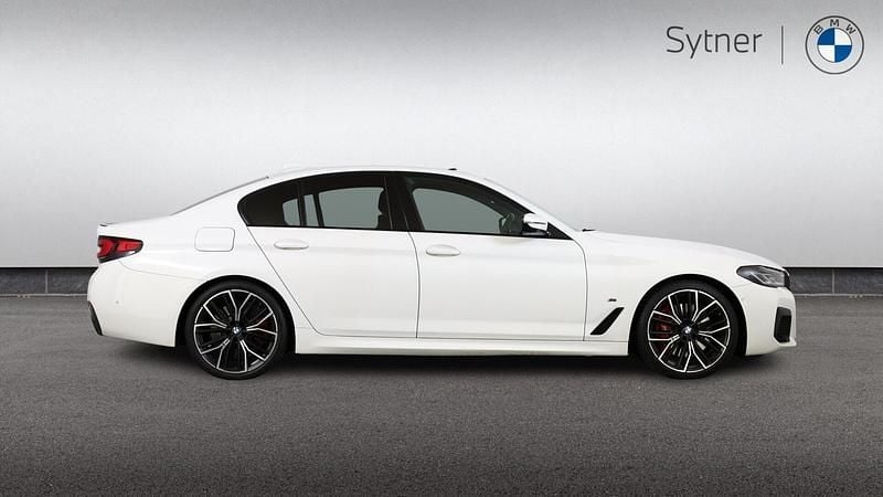 Used BMW M550 Comfort Edition 523 HP (384 kW) 2022 White Sedan